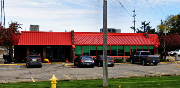 Big Boy Restaurants (Elias Brothers, Elias Bros) - Mason - 660 N Cedar St (newer photo)